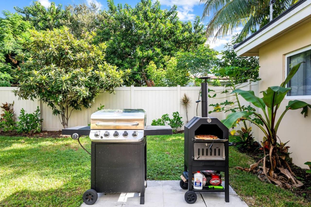 Modern Bungalow Near Wilton Drive I Pool Table Fort Lauderdale Exterior foto